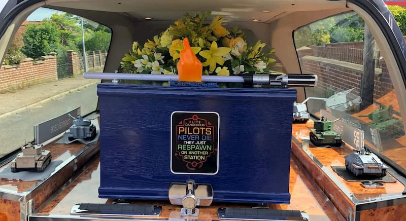 最终陪伴你的可能不是他或她，而是游戏