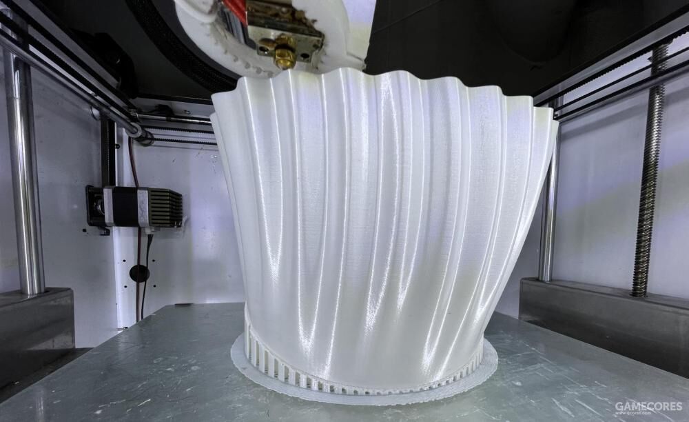 此机器成型尺寸较大，故稳定性比较差，可放大观瞧其表面的具体层纹效果